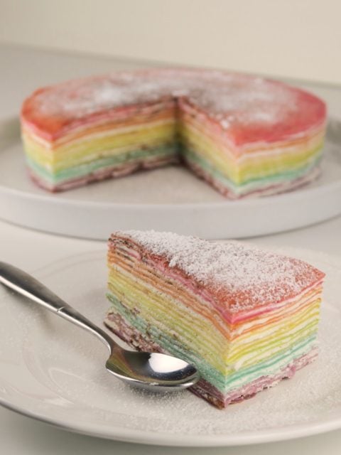 etapes-gateau-crepes-arc-en-ciel 14